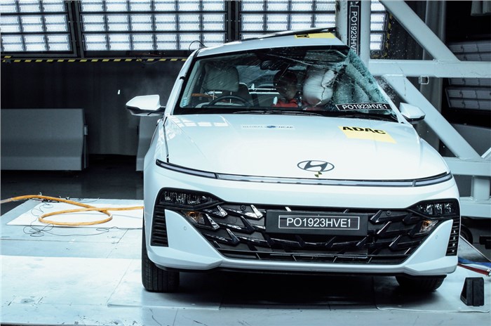 Hyundai Verna Global NCAP side pole impact test